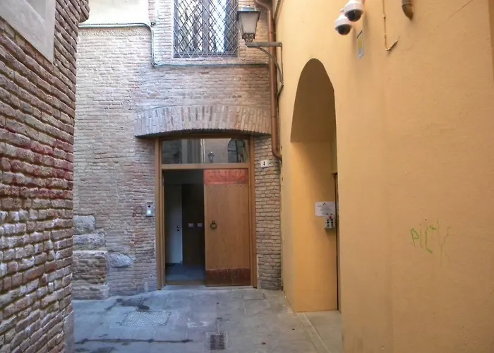 Bologna City Apartment Tubertini شقة *